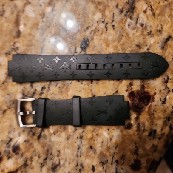 Louis Vuitton Accessories - Louis Vuitton Authentic rubber tambour horizon smart watch connected band